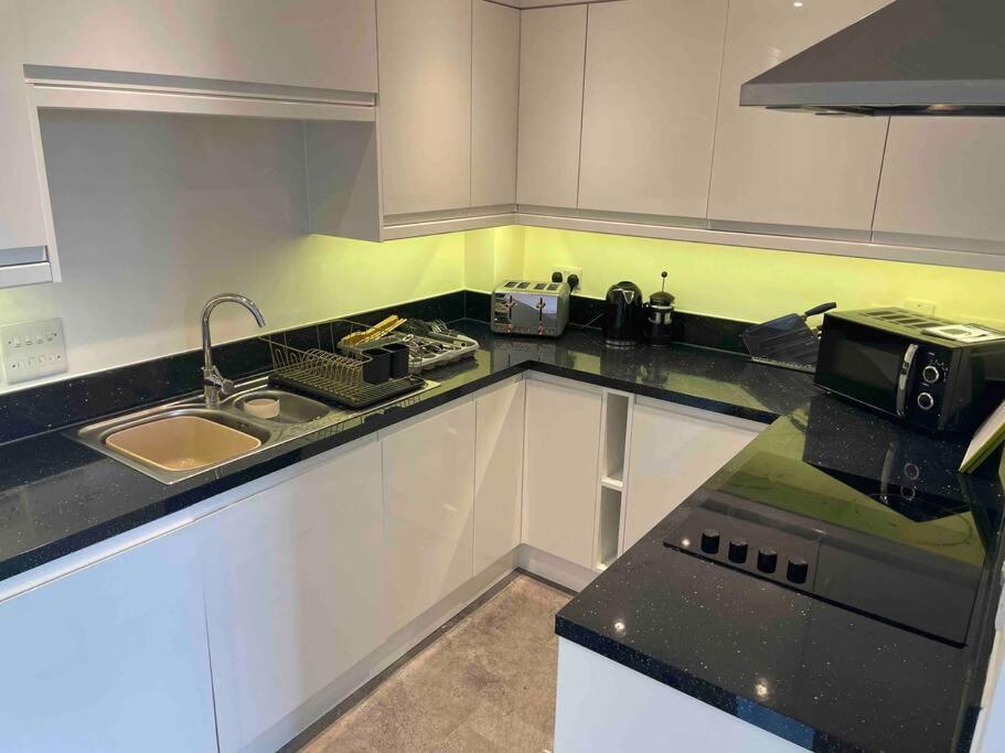 2 Bed City Centre Flat Μπαθ Εξωτερικό φωτογραφία