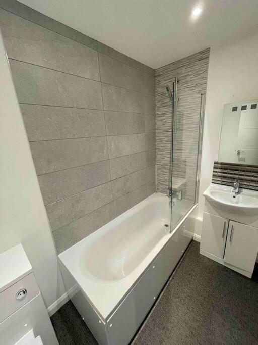 2 Bed City Centre Flat Μπαθ Εξωτερικό φωτογραφία